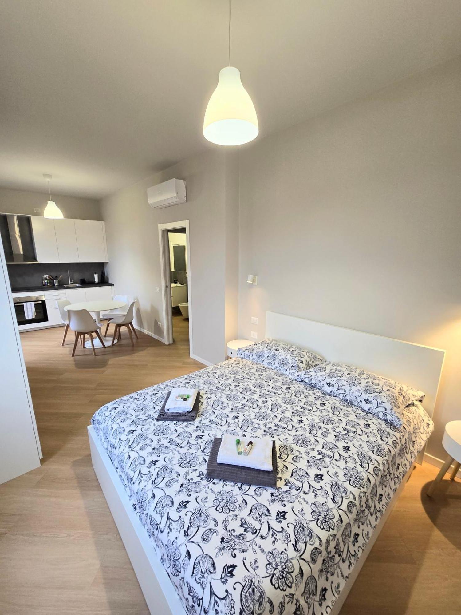 Monza Apartments Экстерьер фото